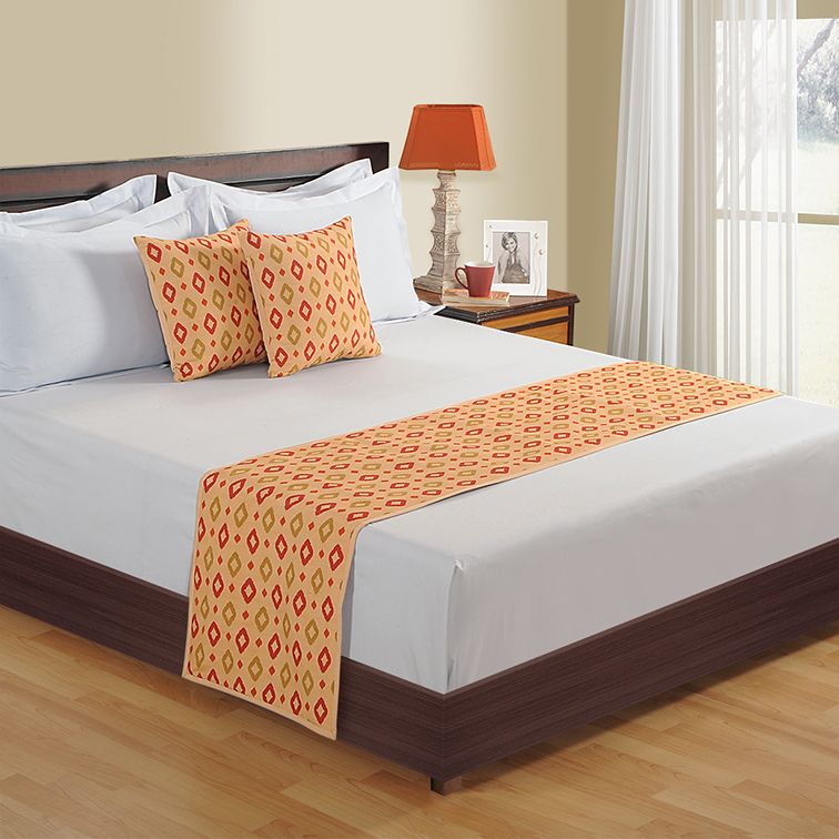 Saffron Touch Bed Runner Set- 6405